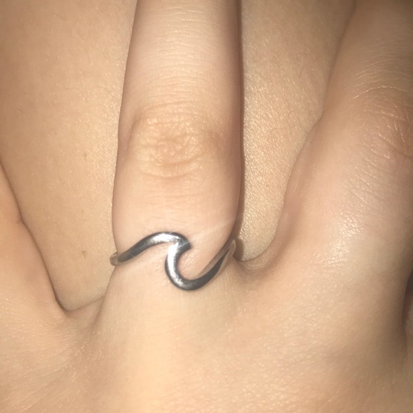 Wave ring - Picture 1 of 2
